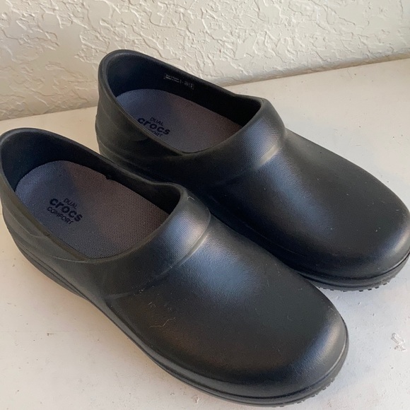 Crocs comfort slip resistant black clogs - Picture 3 of 9